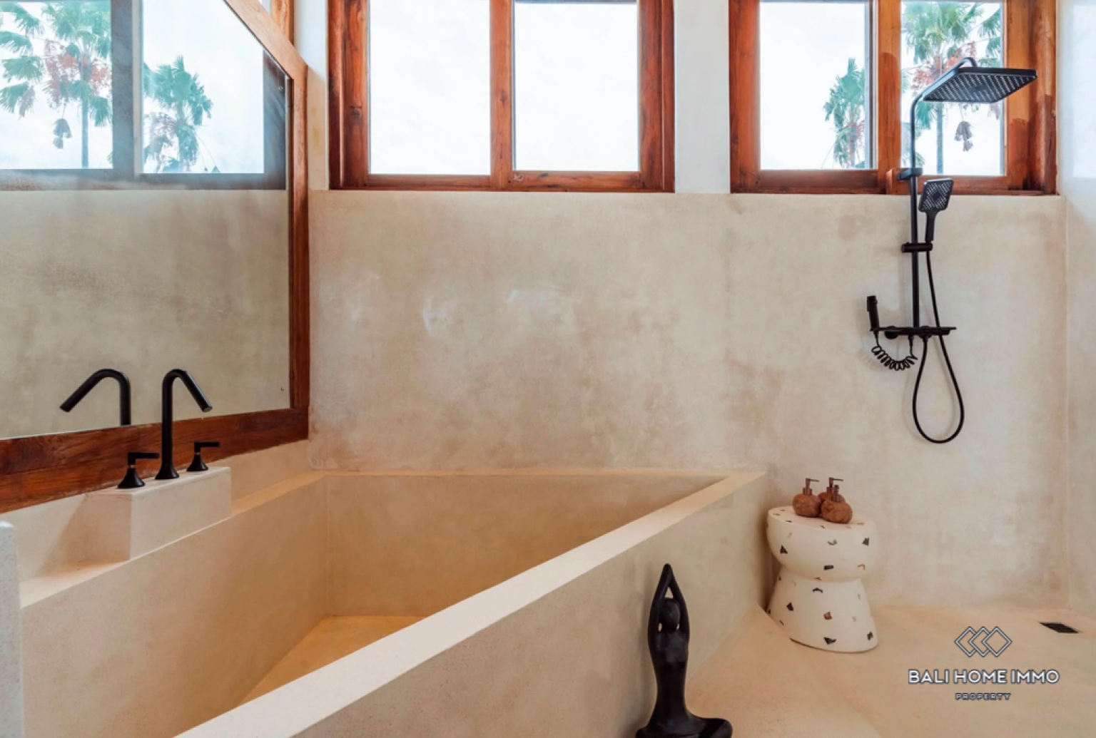 Stunning 5 Bedroom Villa for Sale and Rent in Bali Umalas view 20