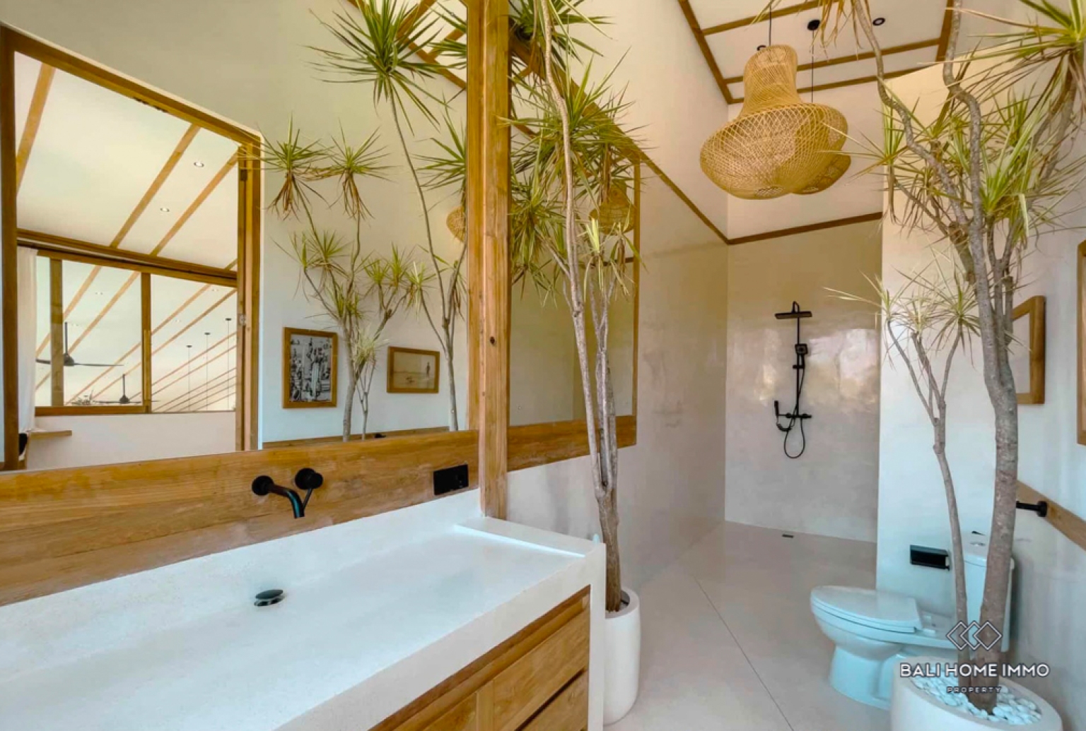 Stunning 5 Bedroom Villa for Sale and Rent in Bali Umalas view 19
