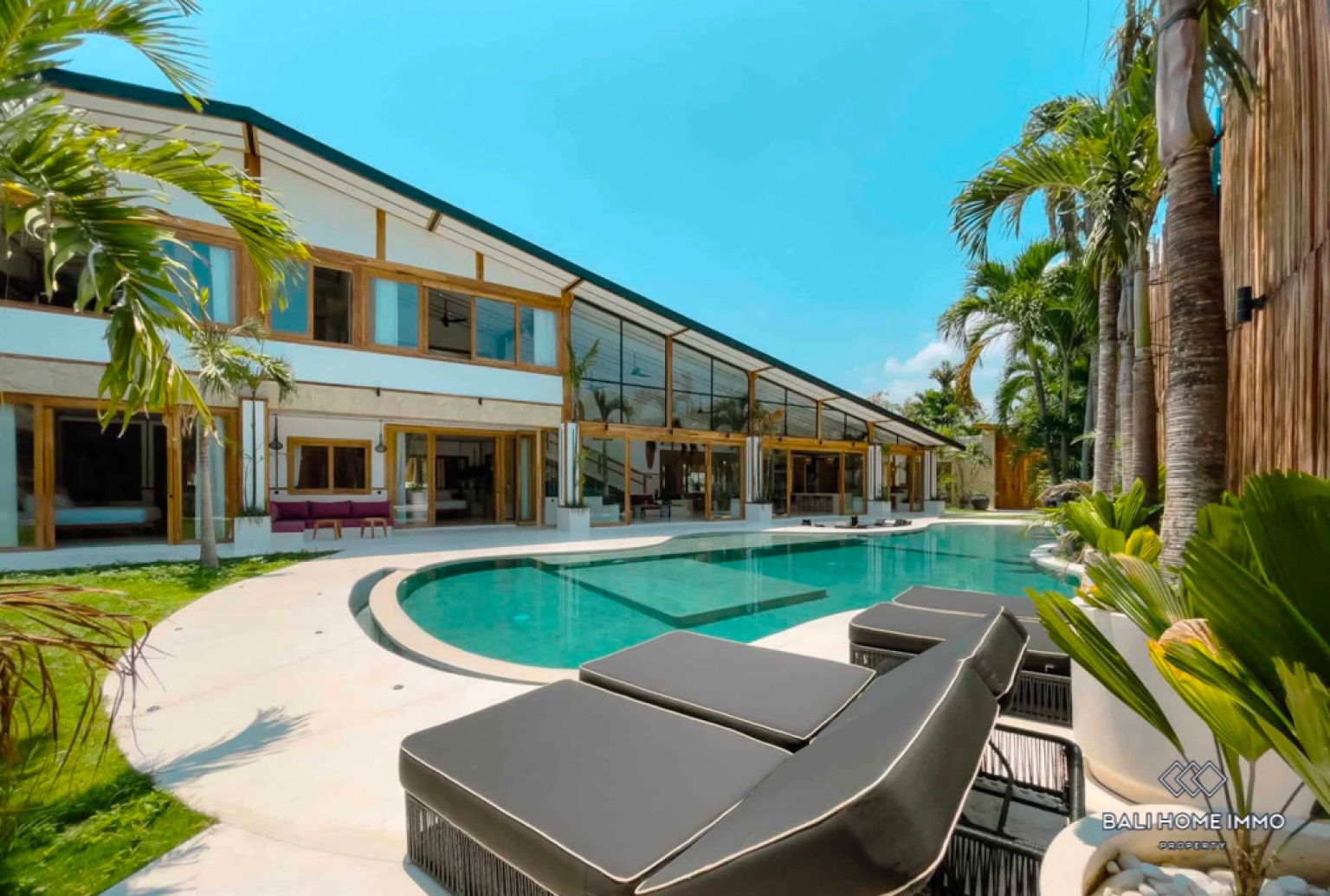 Stunning 5 Bedroom Villa for Sale and Rent in Bali Umalas view 25