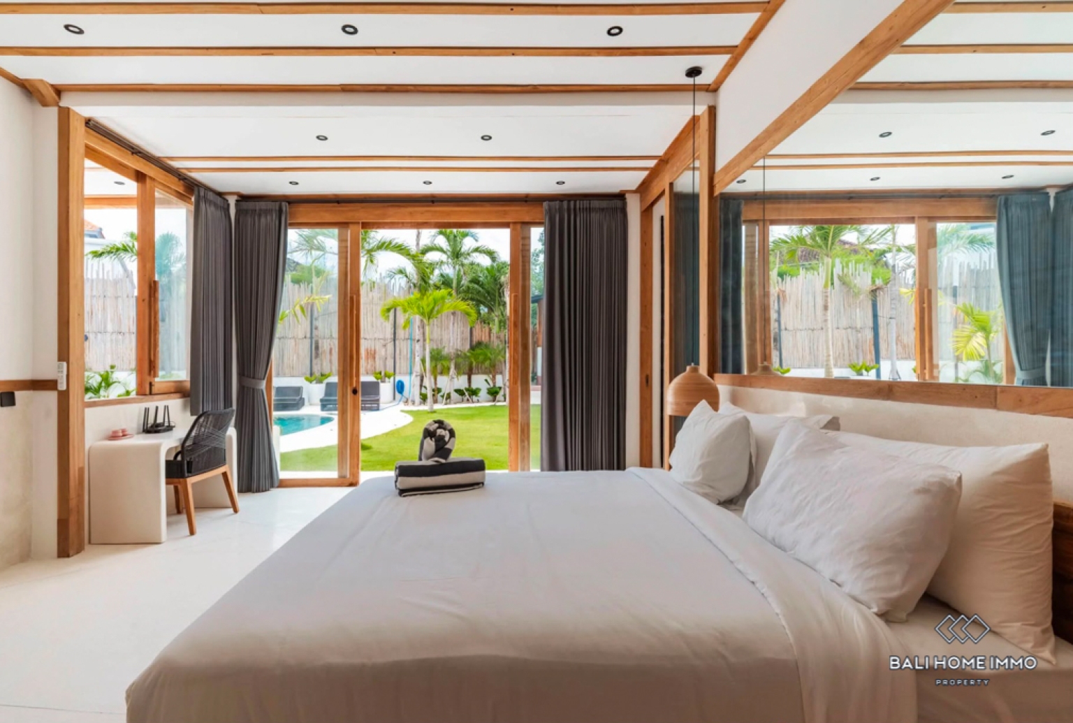 Stunning 5 Bedroom Villa for Sale and Rent in Bali Umalas view 13