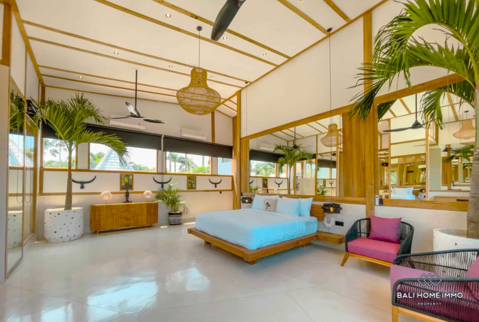 Stunning 5 Bedroom Villa for Sale and Rent in Bali Umalas view 14