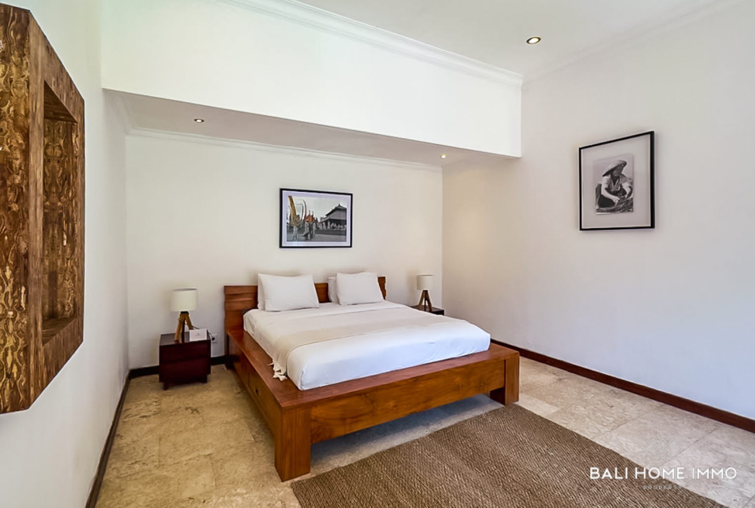 DIJUAL VILA 7 KAMAR YANG MEMUKAU DENGAN ROOFTOP DI NUSA DUA view 7