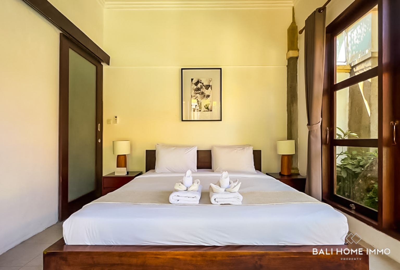 DIJUAL VILA 7 KAMAR YANG MEMUKAU DENGAN ROOFTOP DI NUSA DUA view 11