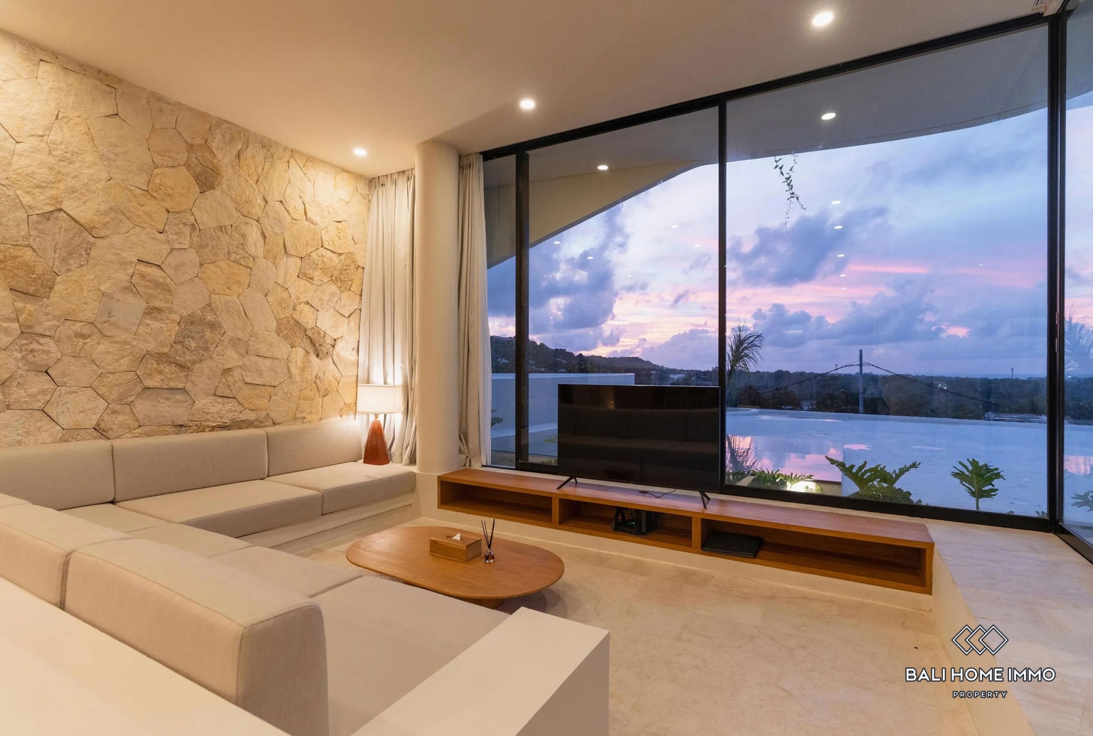 STUNNING OCEAN VIEW 3 BEDROOMS VILLA FOR MONTHLY RENTAL IN ULUWATU - BINGIN view 7
