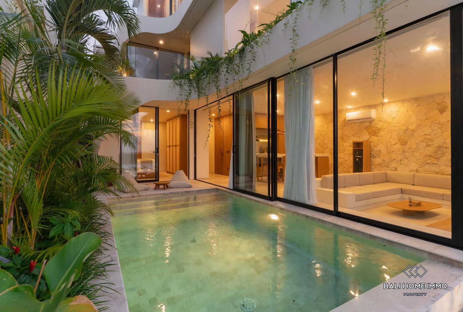 STUNNING OCEAN VIEW 3 BEDROOMS VILLA FOR MONTHLY RENTAL IN ULUWATU - BINGIN view 2