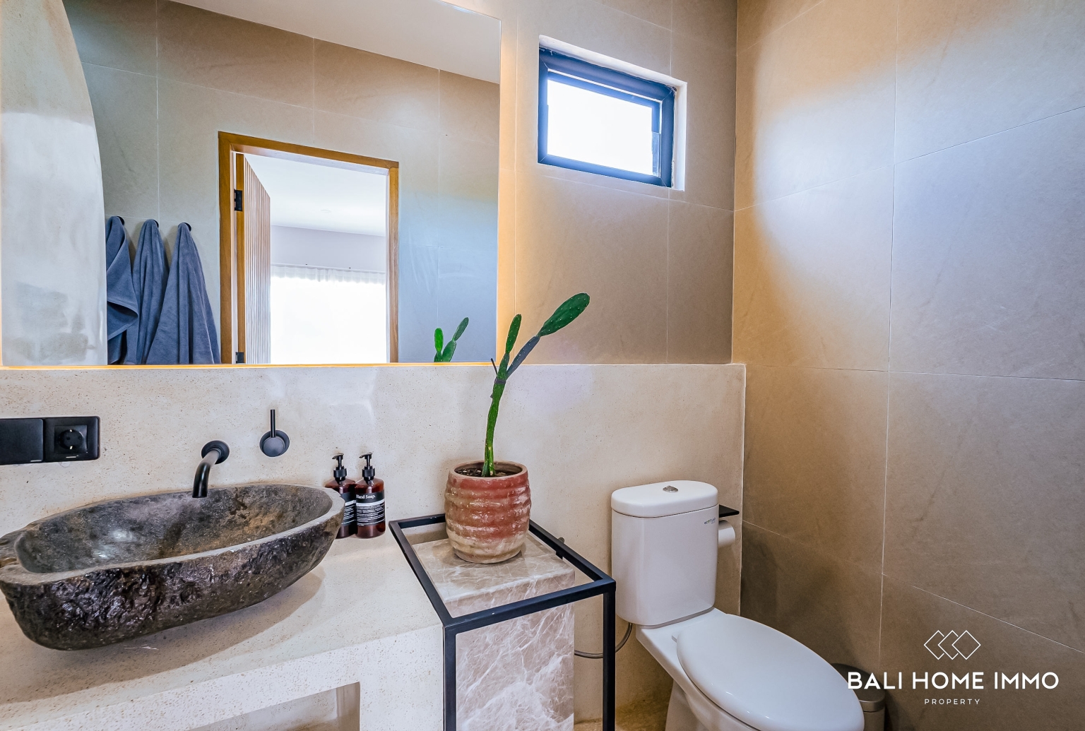 Stylish 1-Bedroom Apartment for Sale Leasehold Near Balangan Beach view 20