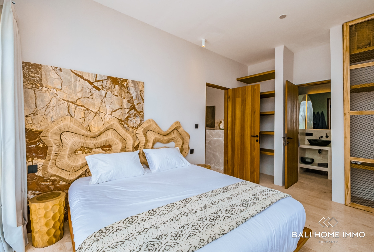 Stylish 1-Bedroom Apartment for Sale Leasehold Near Balangan Beach view 10