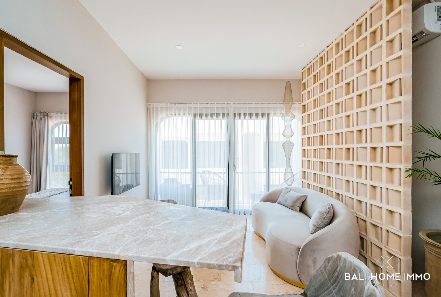 Stylish 1-Bedroom Apartment for Sale Leasehold Near Balangan Beach view 6