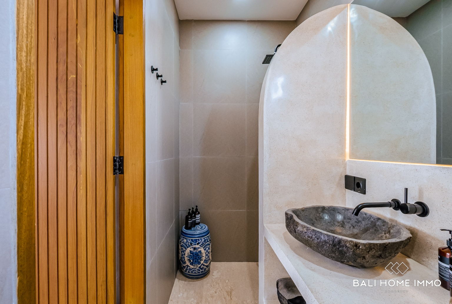 Stylish 1-Bedroom Apartment for Sale Leasehold Near Balangan Beach view 19