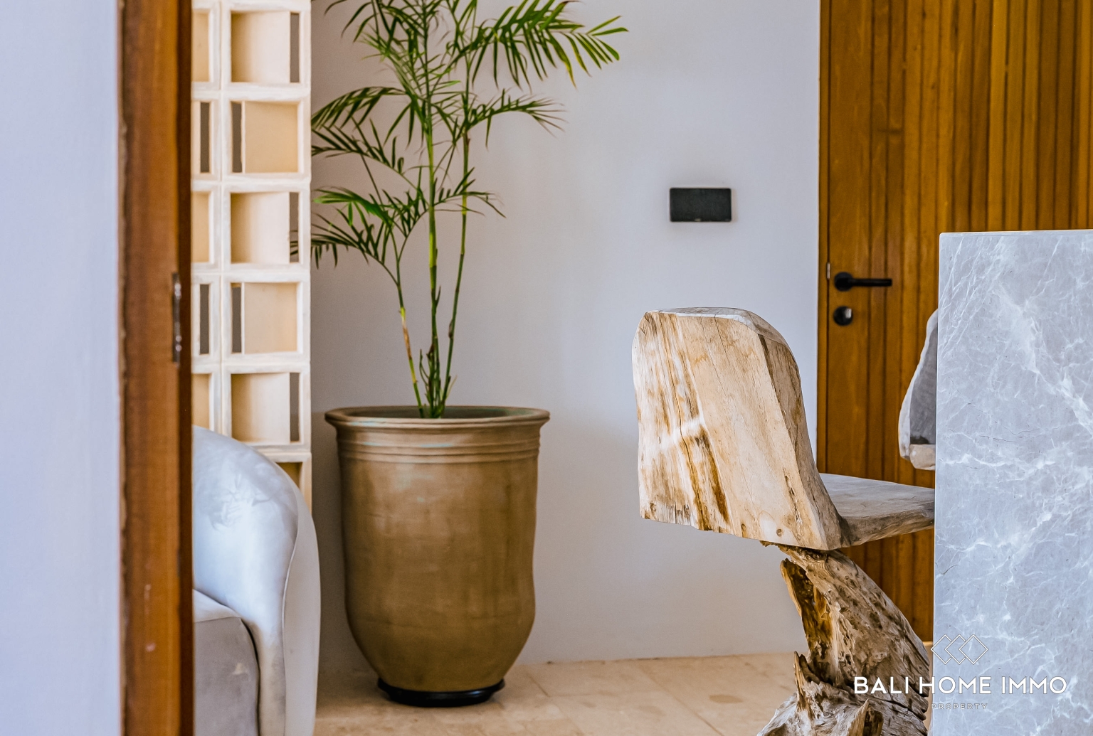 Stylish 1-Bedroom Apartment for Sale Leasehold Near Balangan Beach view 9