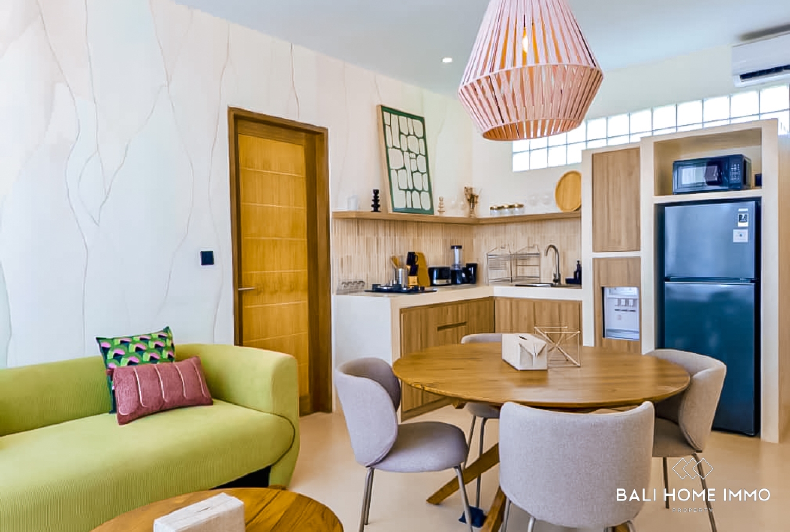 Stylish 1-Bedroom Apartment with Pool Access for Sale Leasehold in Ungasan view 3