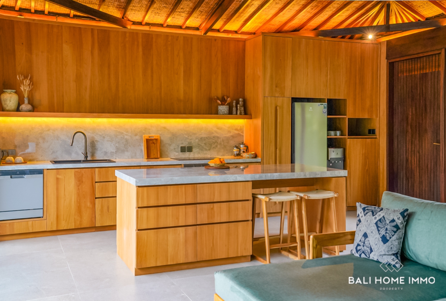STYLISH 1 BEDROOM VILLA FOR SALE LEASEHOLD IN BINGIN view 7