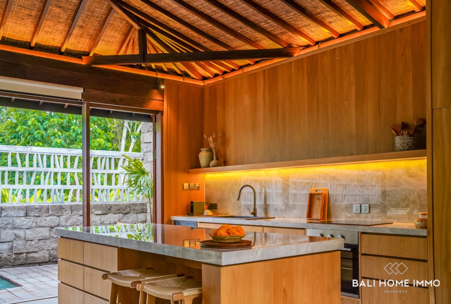 STYLISH 1 BEDROOM VILLA FOR SALE LEASEHOLD IN BINGIN view 9