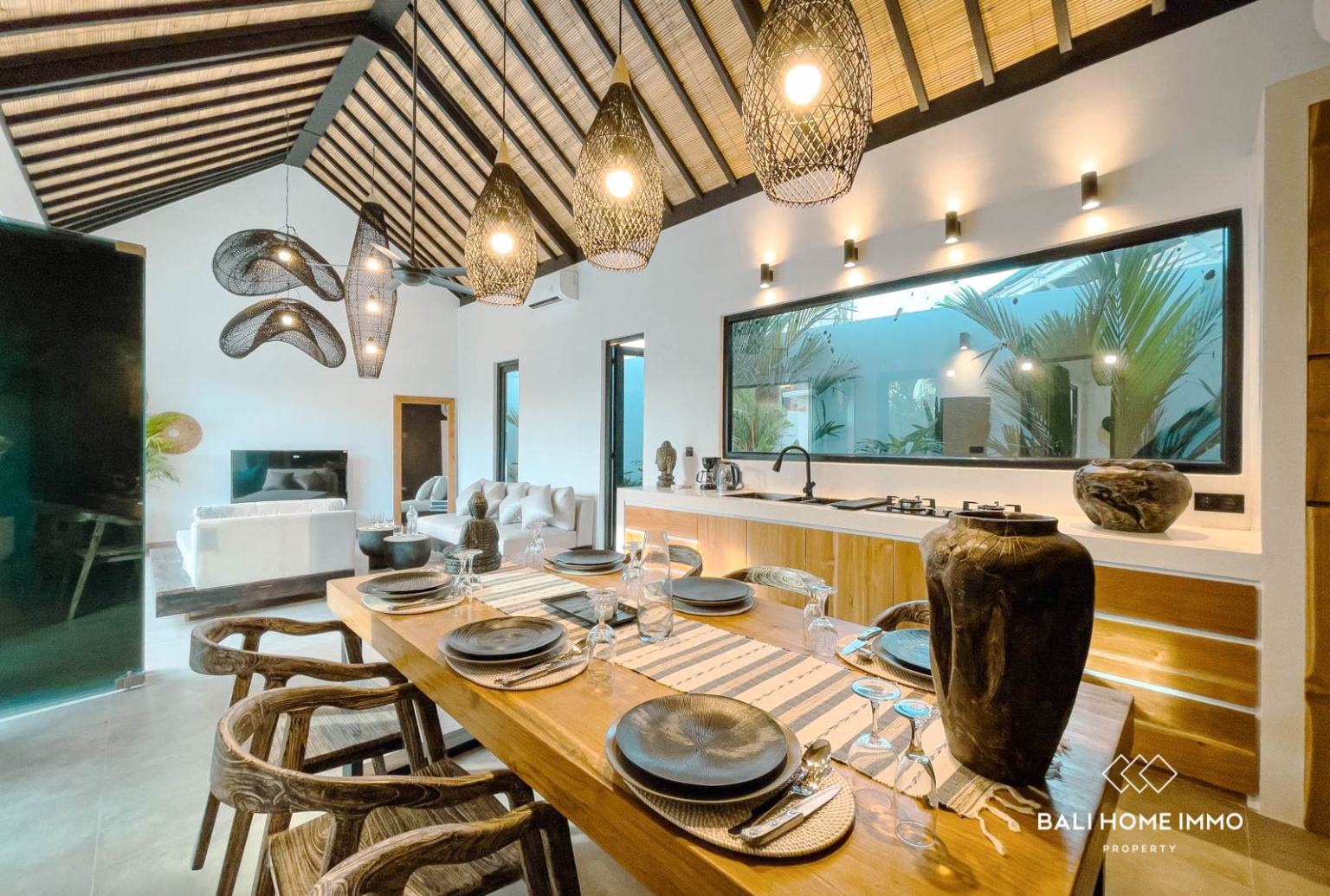 Stylish 2-Bedroom Villa with Private Pool for Monthly & Yearly Rent in Kerobokan view 7