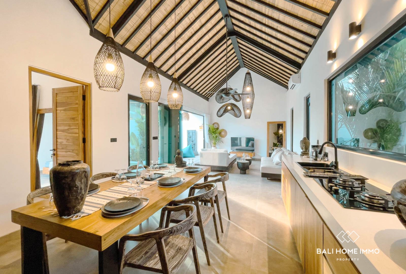 Stylish 2-Bedroom Villa with Private Pool for Monthly & Yearly Rent in Kerobokan view 9