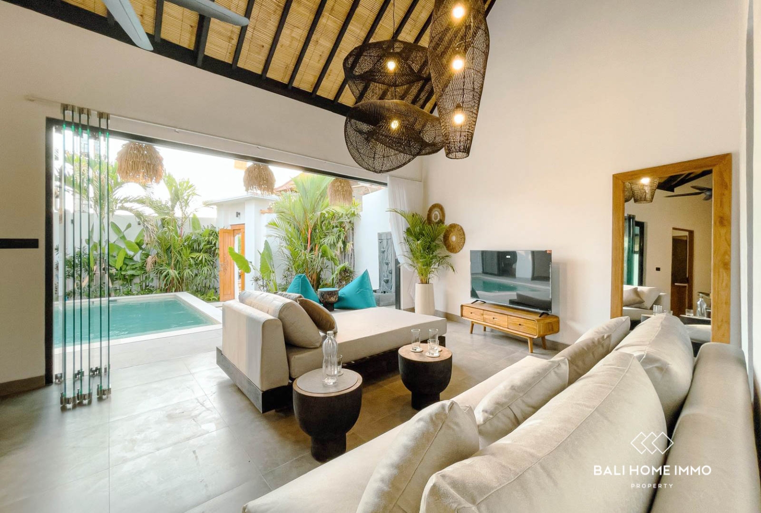 Stylish 2-Bedroom Villa with Private Pool for Monthly & Yearly Rent in Kerobokan view 2