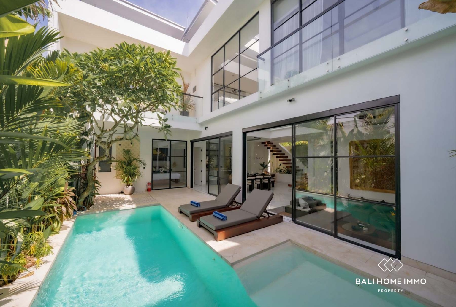 VILLA ÉLÉGANTE DE 3 CHAMBRES À VENDRE EN BAIL À SEMINYAK, BALI view 25