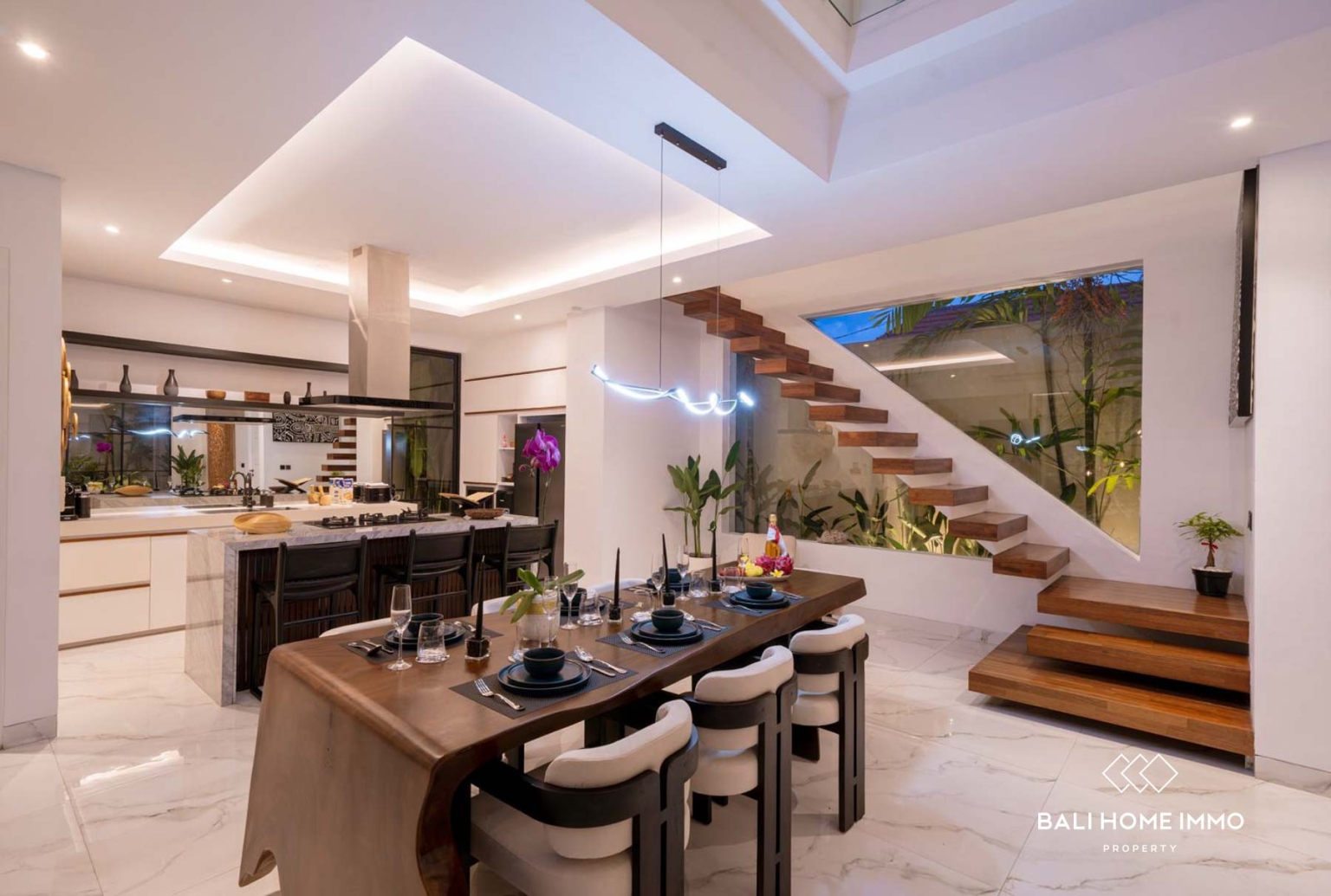 VILLA ÉLÉGANTE DE 3 CHAMBRES À VENDRE EN BAIL À SEMINYAK, BALI view 7