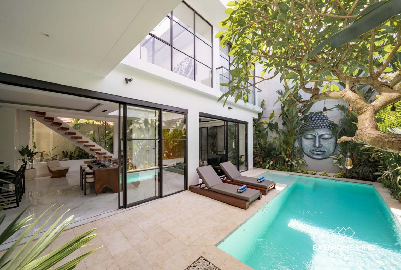 VILLA ÉLÉGANTE DE 3 CHAMBRES À VENDRE EN BAIL À SEMINYAK, BALI view 2