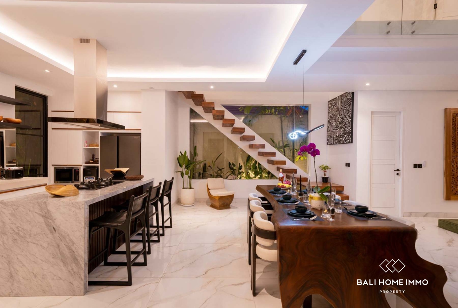 VILLA ÉLÉGANTE DE 3 CHAMBRES À VENDRE EN BAIL À SEMINYAK, BALI view 8