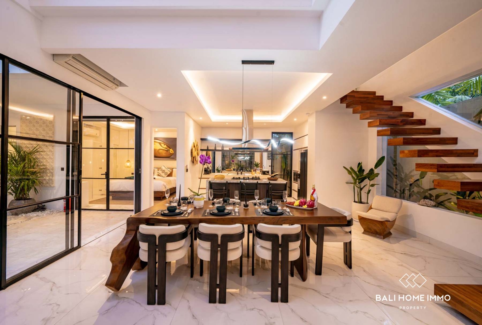 VILLA ÉLÉGANTE DE 3 CHAMBRES À VENDRE EN BAIL À SEMINYAK, BALI view 6