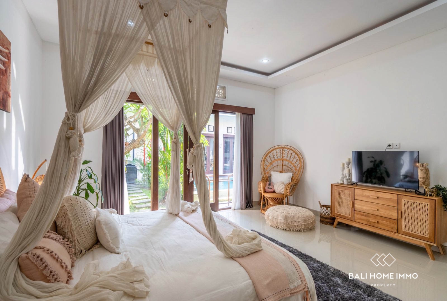 Stylish 3-Bedroom Villa for Monthly Rent in Prime Berawa view 13