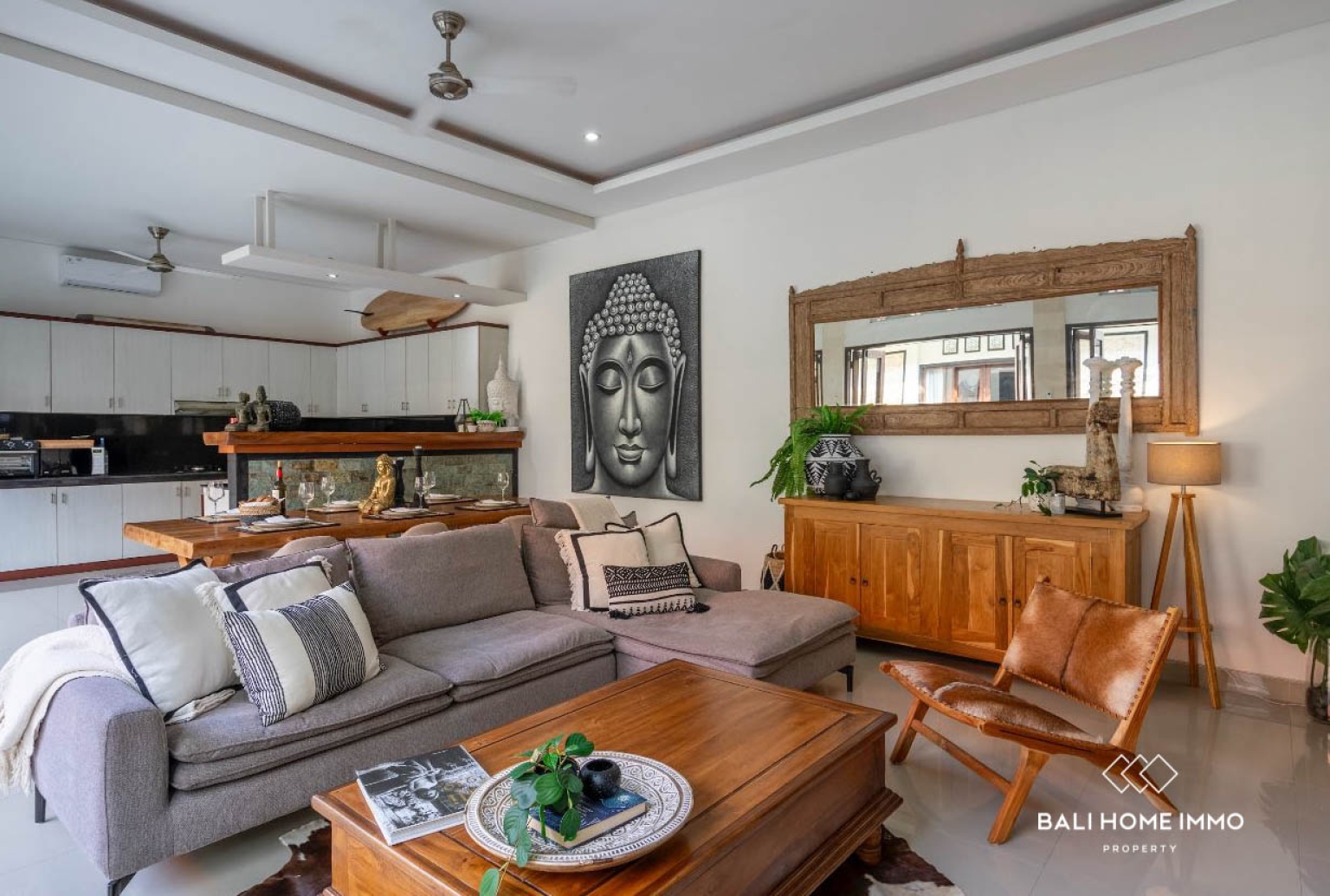Stylish 3-Bedroom Villa for Monthly Rent in Prime Berawa view 4