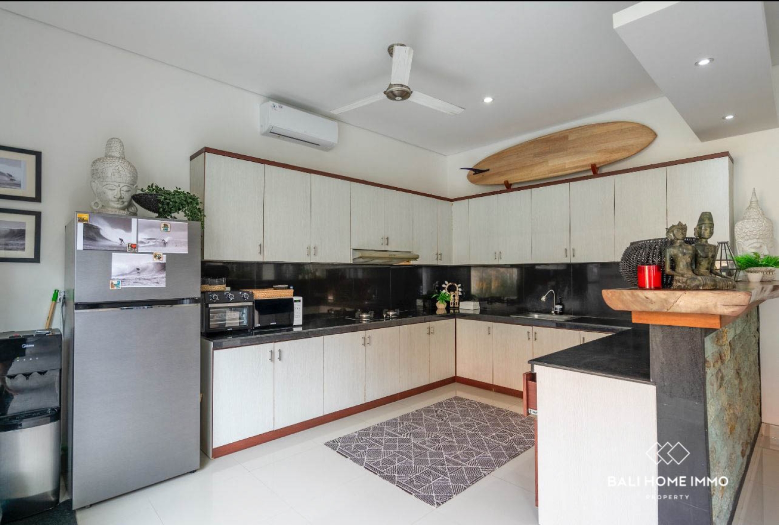 Stylish 3-Bedroom Villa for Monthly Rent in Prime Berawa view 7