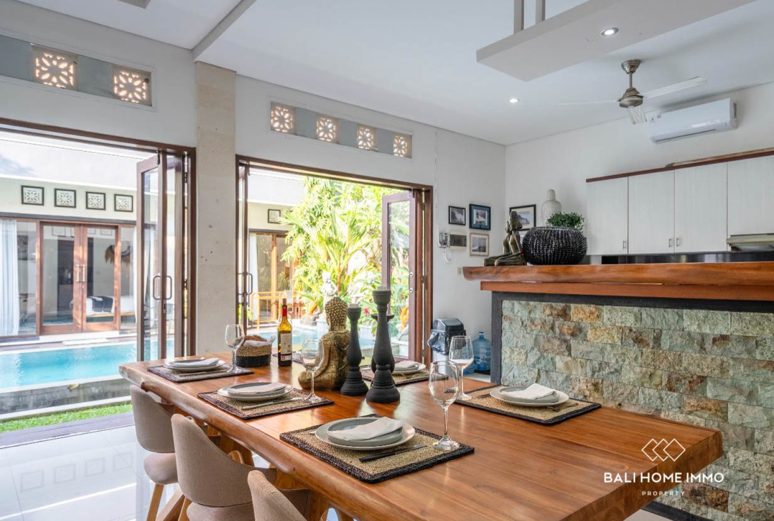 Stylish 3-Bedroom Villa for Monthly Rent in Prime Berawa view 6