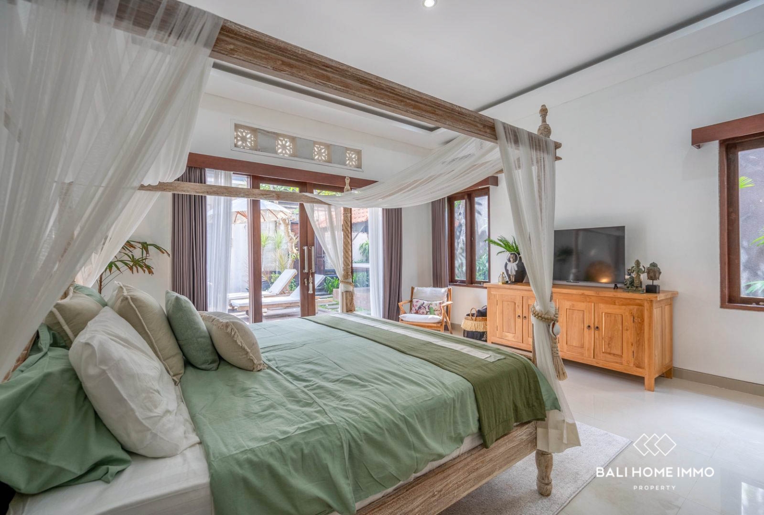Stylish 3-Bedroom Villa for Monthly Rent in Prime Berawa view 16