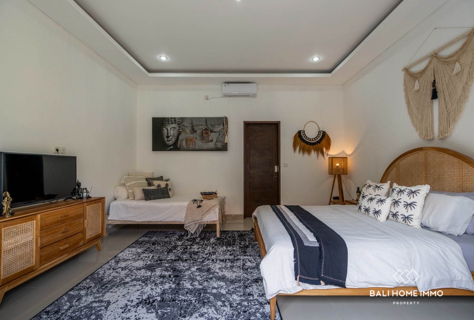 Stylish 3-Bedroom Villa for Monthly Rent in Prime Berawa view 10