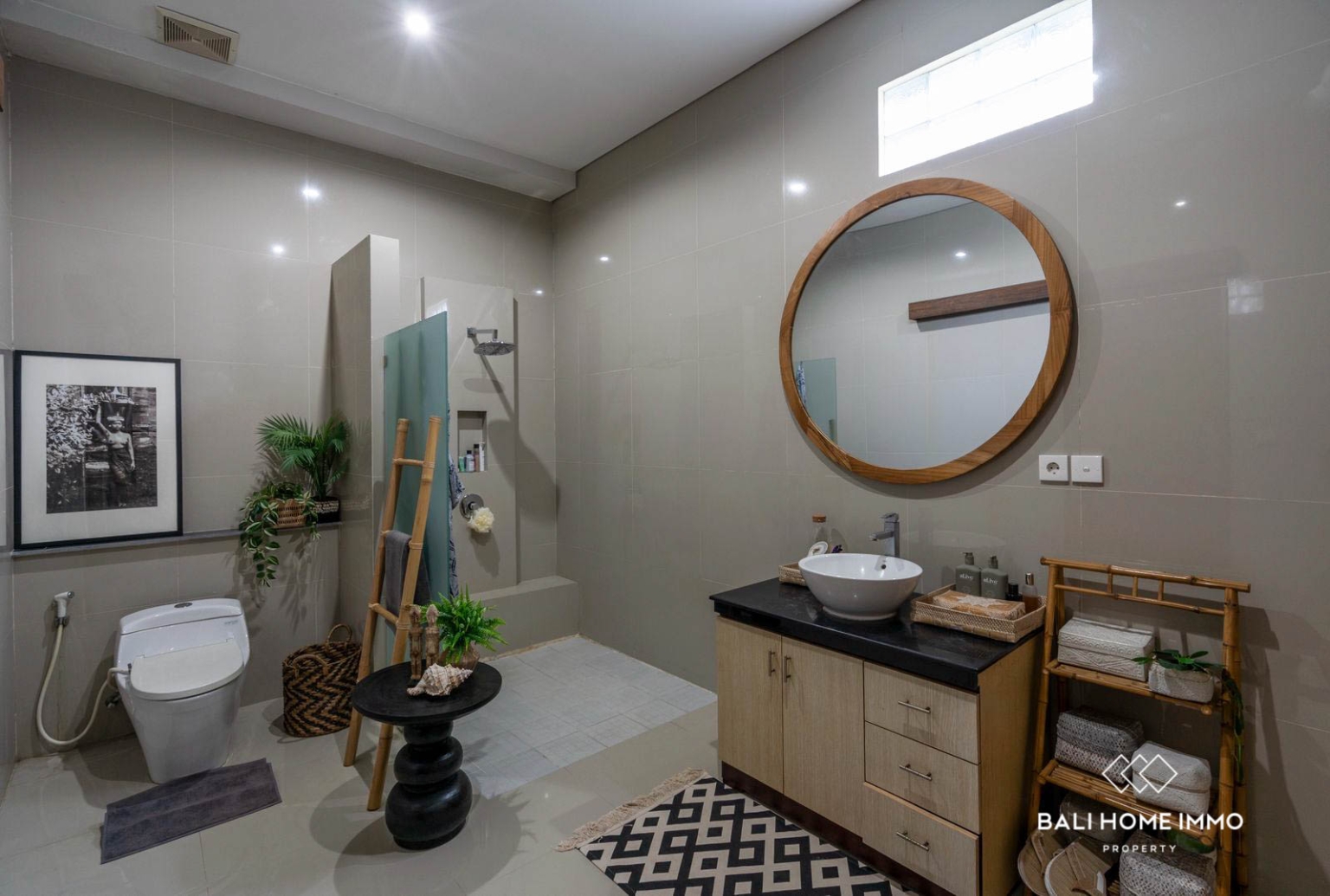 Stylish 3-Bedroom Villa for Monthly Rent in Prime Berawa view 17