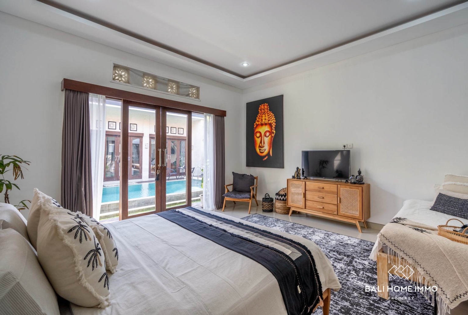 Stylish 3-Bedroom Villa for Monthly Rent in Prime Berawa view 11