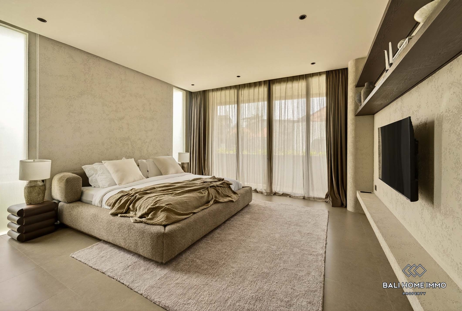 Stylish 3 Bedrooms holiday villa for sale in Bali, Canggu, residential side view 14