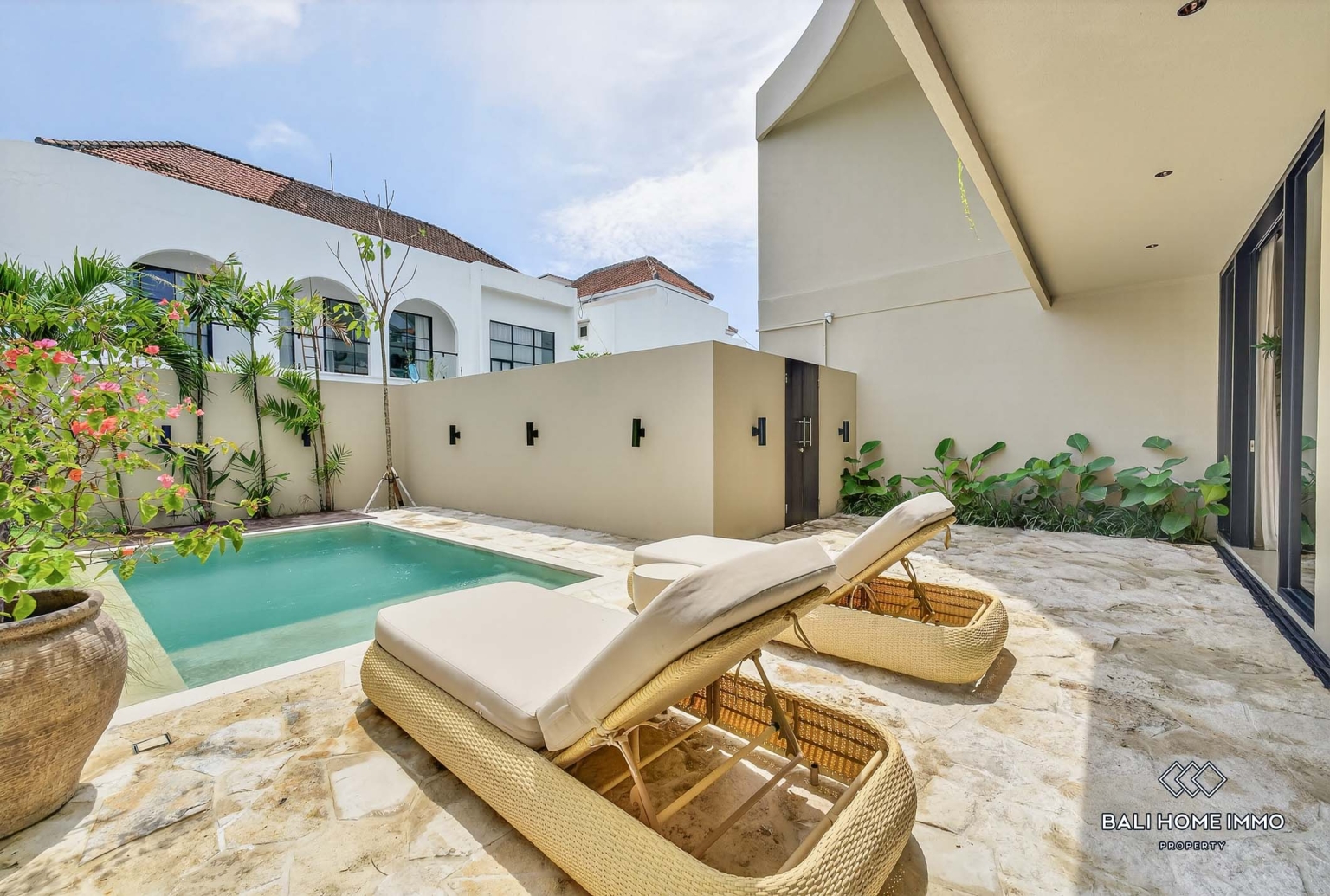 Stylish 3 Bedrooms holiday villa for sale in Bali, Canggu, residential side view 22