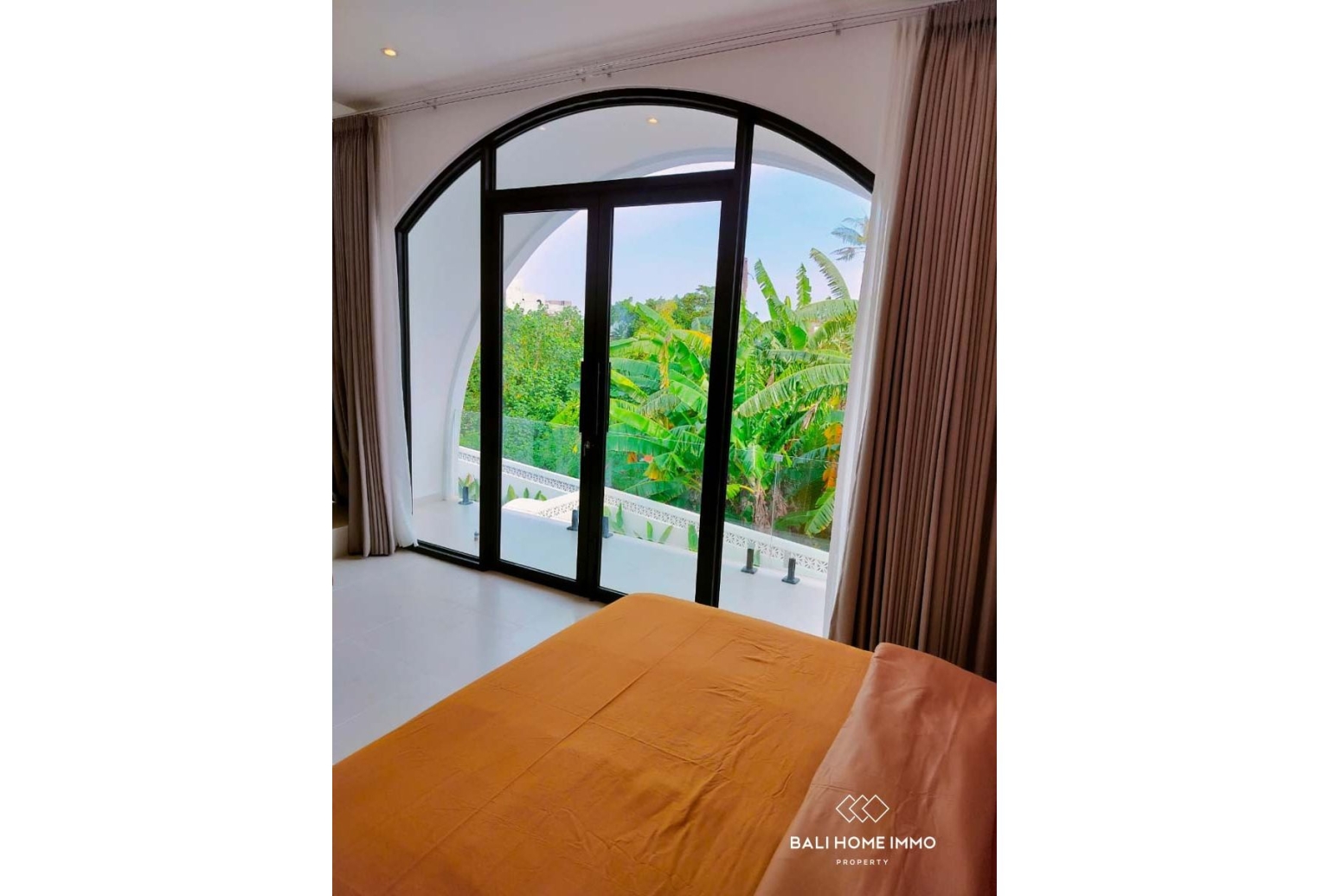Villa moderne et élégante d'une chambre avec toit-terrasse à vendre à Seseh, Bali view 11
