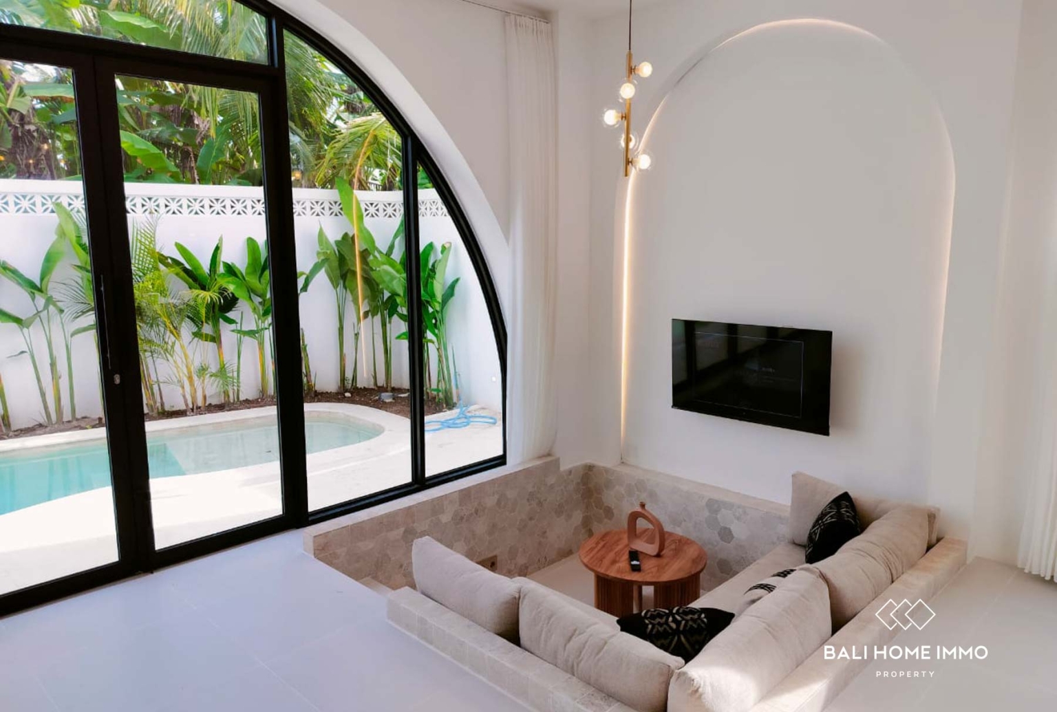 Villa moderne et élégante d'une chambre avec toit-terrasse à vendre à Seseh, Bali view 2