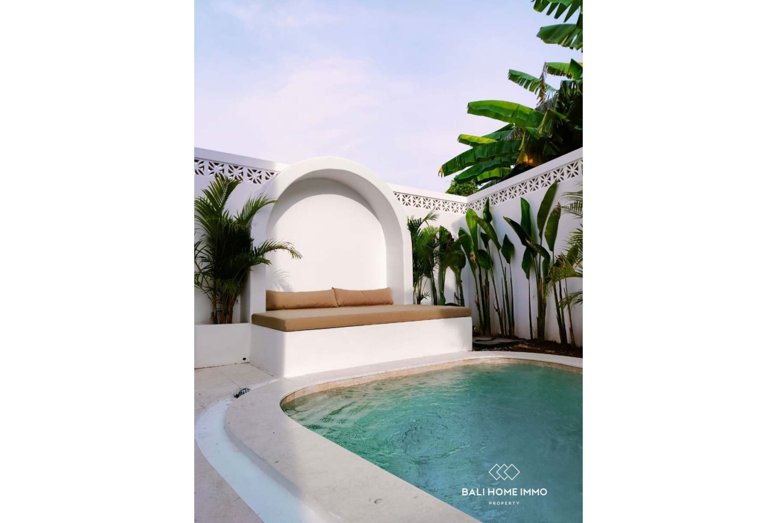 Villa moderne et élégante d'une chambre avec toit-terrasse à vendre à Seseh, Bali view 14
