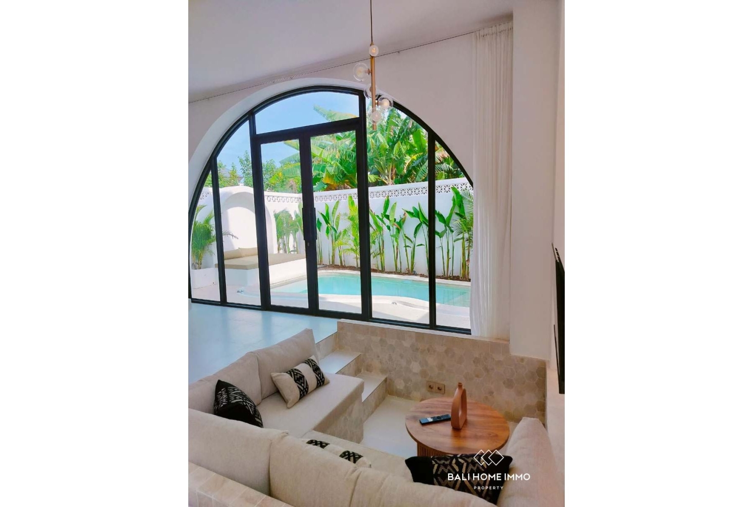 Villa moderne et élégante d'une chambre avec toit-terrasse à vendre à Seseh, Bali view 3