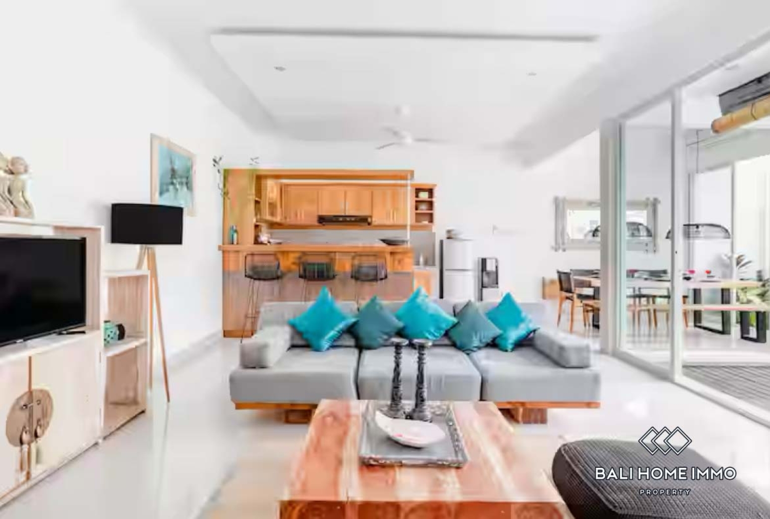 Three units of 3 bedroom villa for rent in Canggu Berawa Beachside view 3