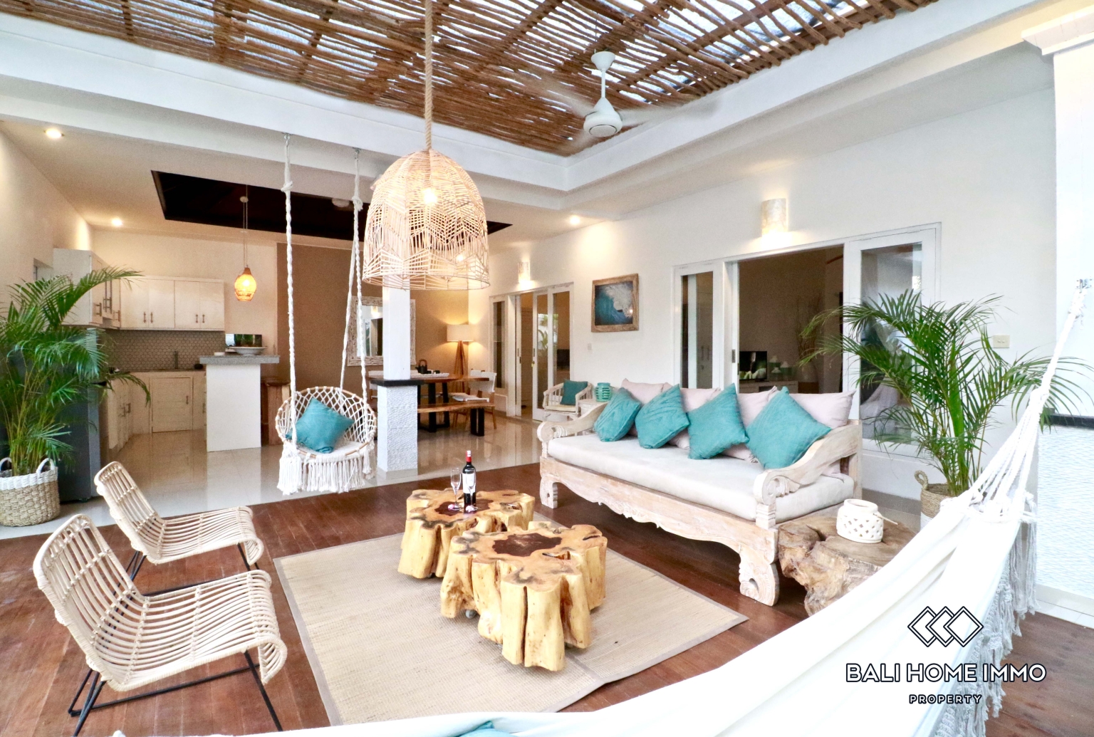 Three units of 3 bedroom villa for rent in Canggu Berawa Beachside view 4