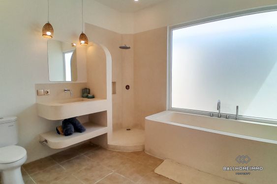 Image 13 from Villa 1 Kamar dengan Kantor dan Atap Luas Dijual di Umalas Bumbak