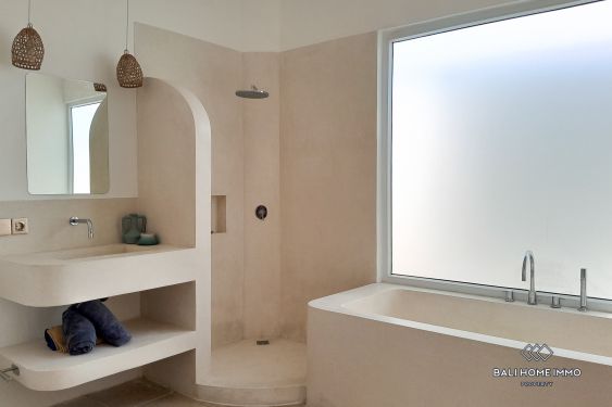 Image 14 from Villa 1 Kamar dengan Kantor dan Atap Luas Dijual di Umalas Bumbak