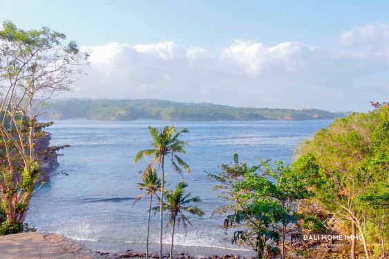 Image 5 from 10 are Beachfront Land for Sale in Nusa Ceningan