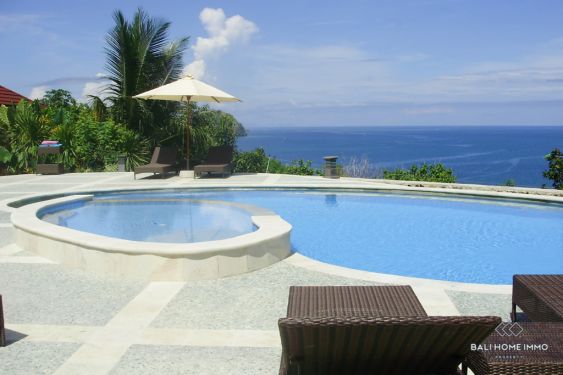 Image 3 from Hôtel de 10 chambres à vendre en pleine propriété avec vue sur l'océan à Labuan Bajo
