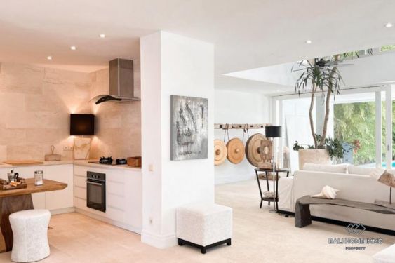 Image 10 from Villa 12 kamar tidur disewakan jangka panjang di Pererenan