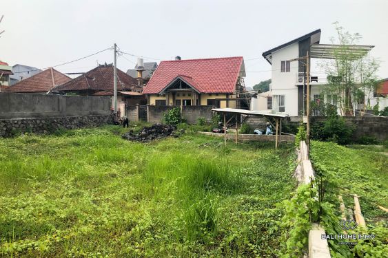 Image 5 from 8.86 terrains à vendre à proximité de la route principale à Kerobokan