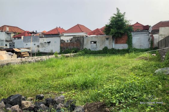 Image 7 from 8.86 terrains à vendre à proximité de la route principale à Kerobokan