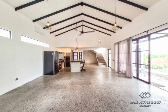 Image 3 from Dijual dan Disewakan Tahunan Vila 2 + 1 Kamar dengan Rooftop di Umalas Kuwum