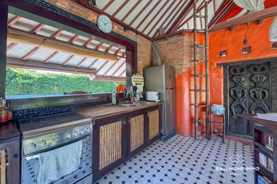 Image 7 from 2 + 1 Bedroom Villa Ideal for Renovation for Sale in Umalas